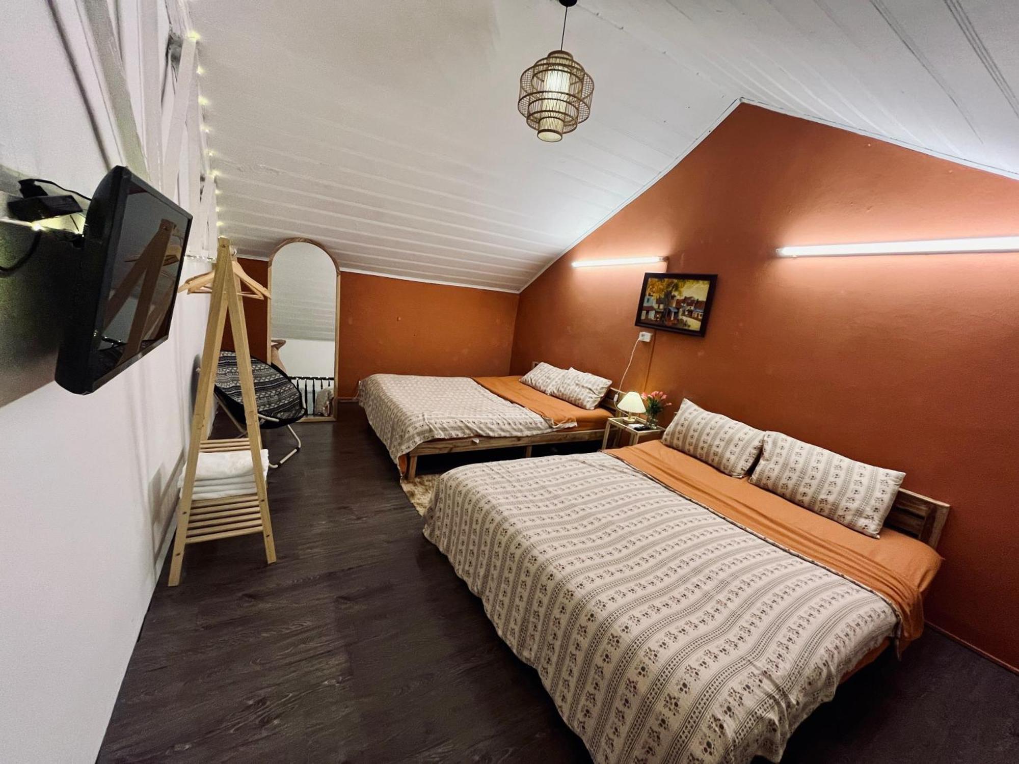 Sen's Cozy House - 02 Queen Beds - Kitchen - Center Of Old Quarter, Hoan Kiem District * Hanoi